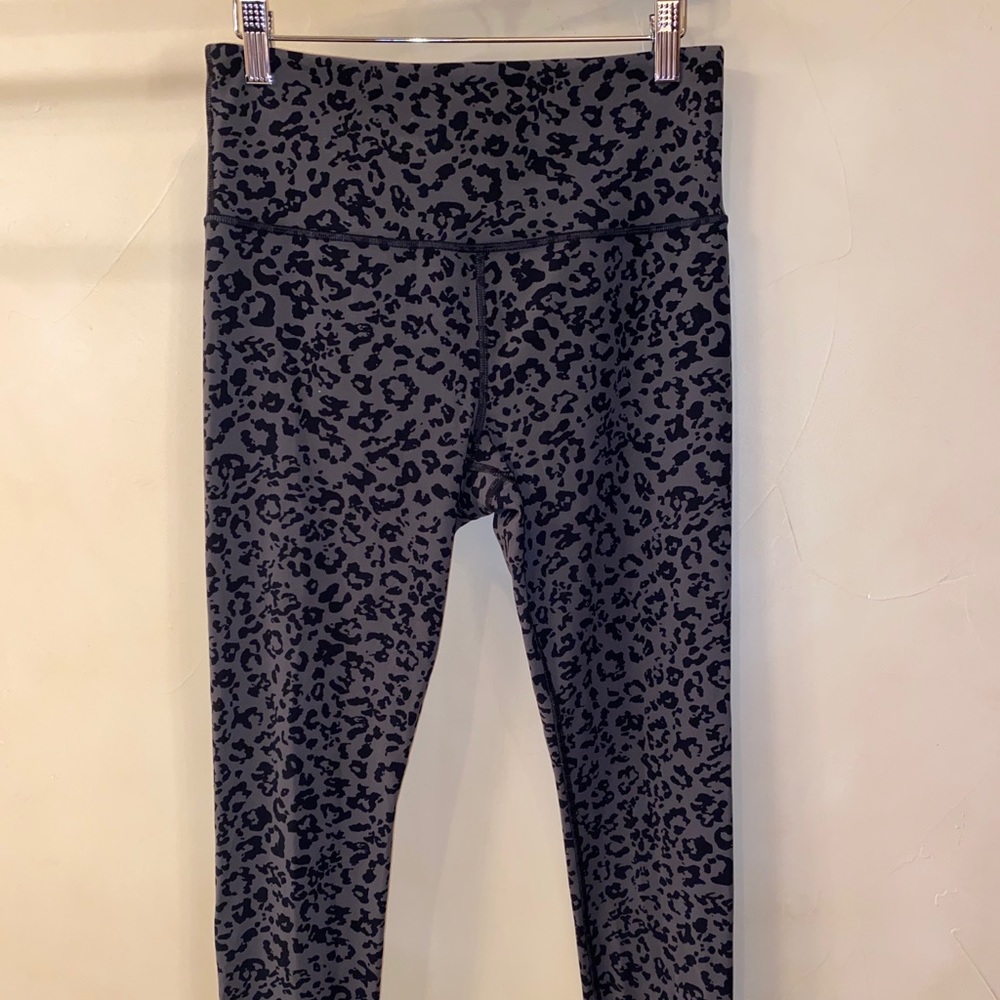 Athleta Black Gray Cheetah High Rise Print Full Length Leggings Women's Medium